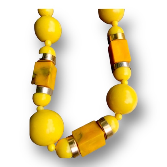 VINTAGE 1970s Yellow & Mustard Gold Chunky Beaded Necklace 8” - Picture 6 of 9